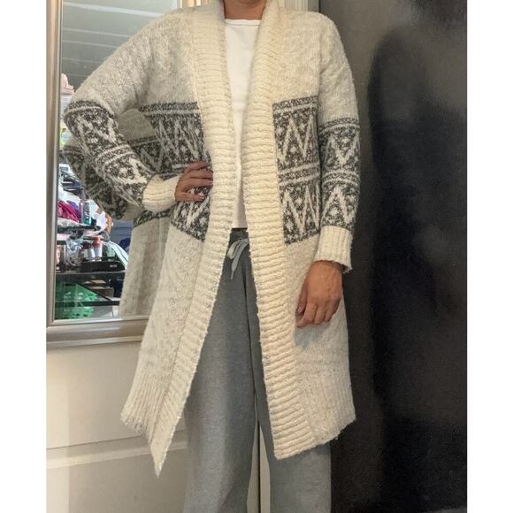 Joie  open front Cardigan Long dipped sleeves and trim home office western - Picture 6 of 6